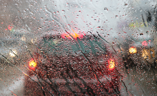 HOW TO DRIVE SAFELY IN HEAVY RAIN